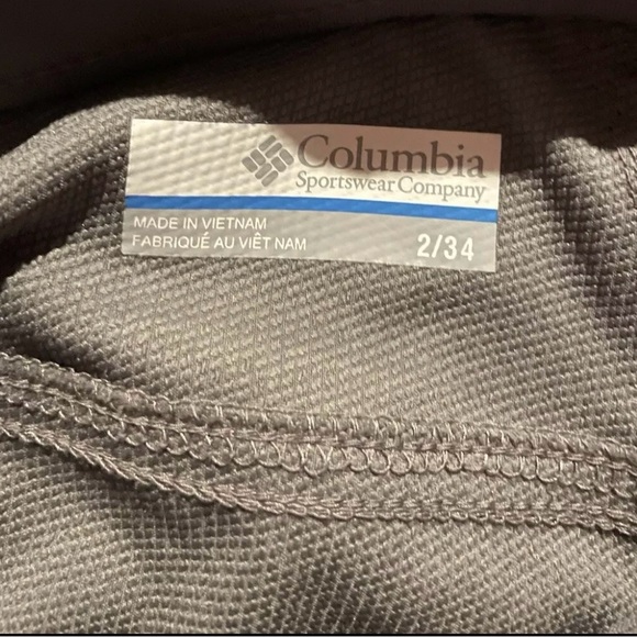 Columbia Women’s Size 2/34 Gray Zippered Pockets  Hiking Capri - Picture 4 of 4